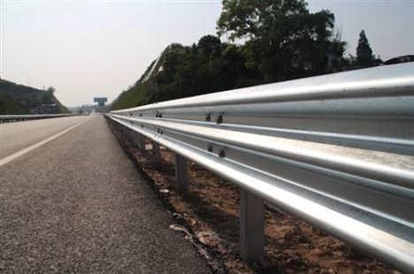波形护栏厂家高速公路护栏安装价格公路护栏价格乡村公路护栏安装价格