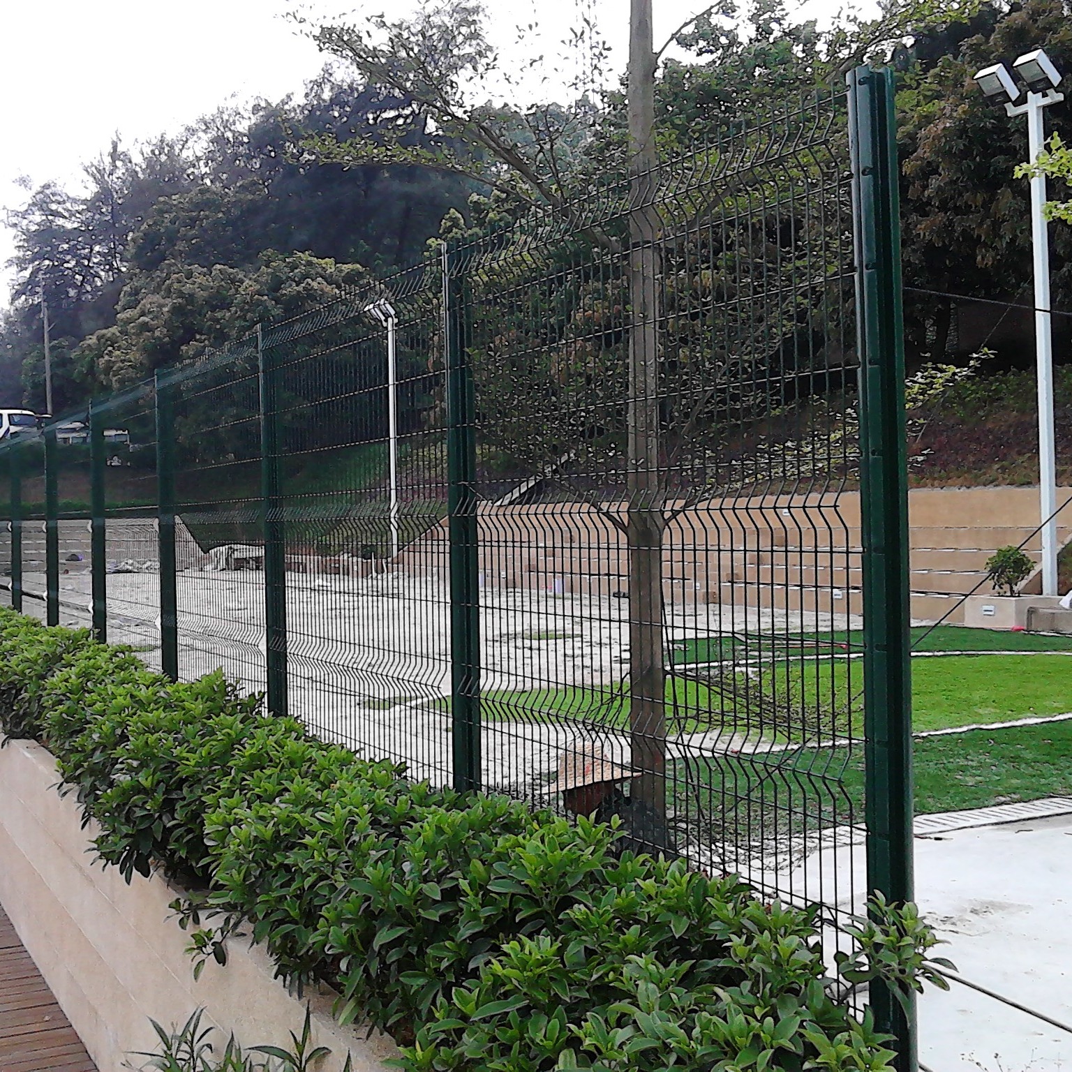 深圳铁丝网围栏生产厂家 高州公园隔离栅市政园林护栏网