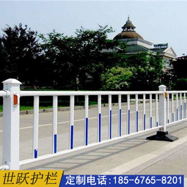 郑州市政护栏 / 河南道路隔离栏 / 公路隔离栅栏 / 护栏厂家规格齐全，量大优惠