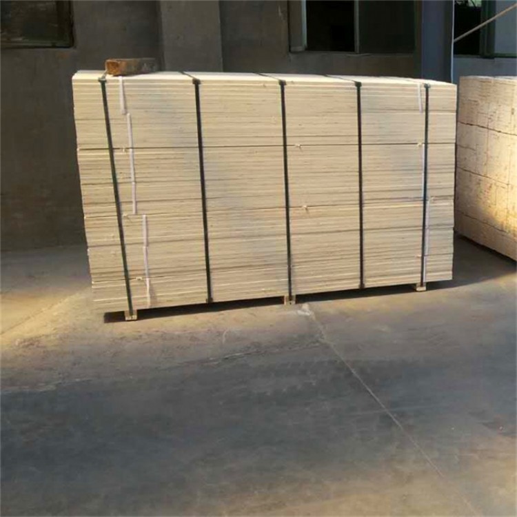 优质杨木LVL 出口免熏蒸包装木方 杨木胶合板木方