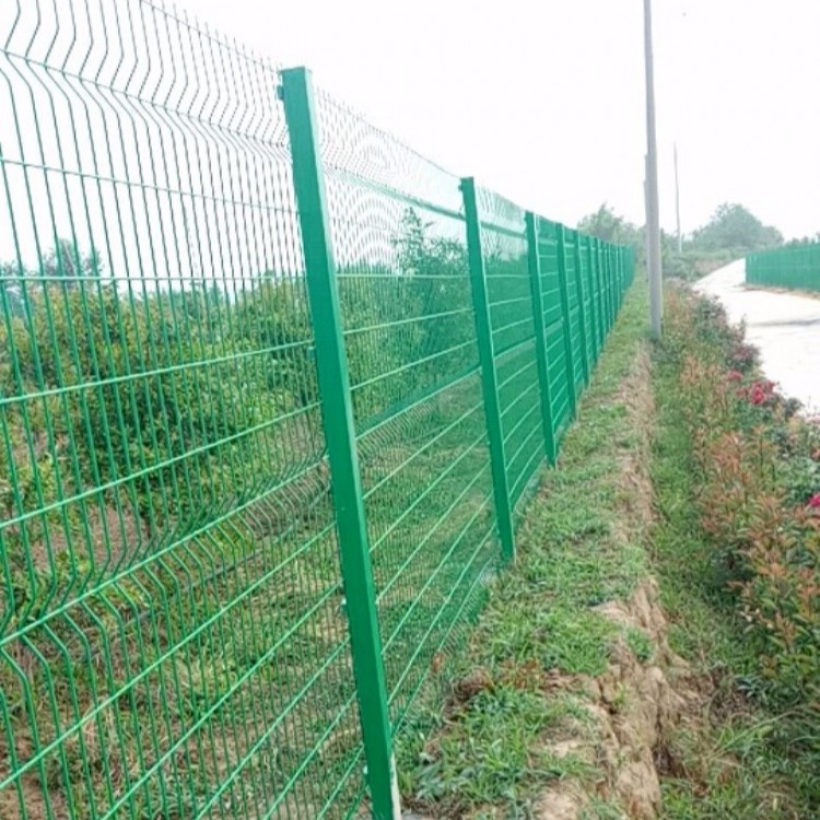 许昌双边丝护栏网金属双边养殖丝网 浸塑双边丝护栏网低碳护栏网