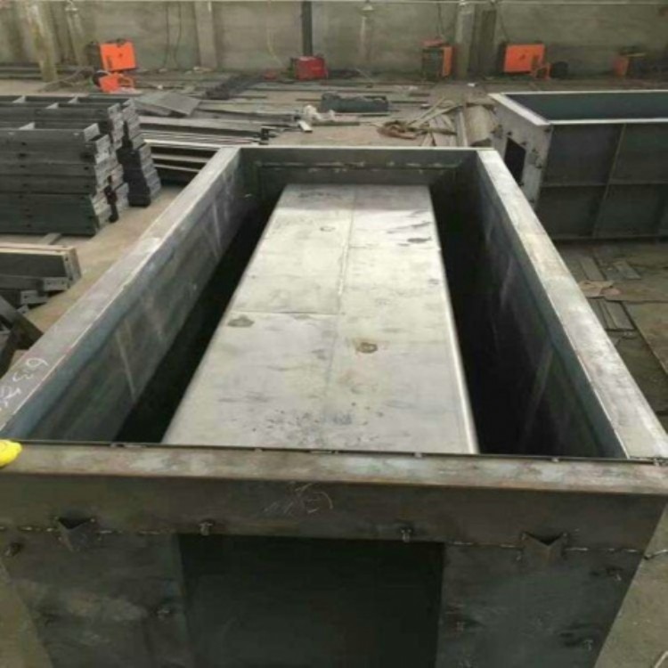 水泥预制排水槽模具 水泥预制排水沟钢模具 水泥排水渠模具尺寸