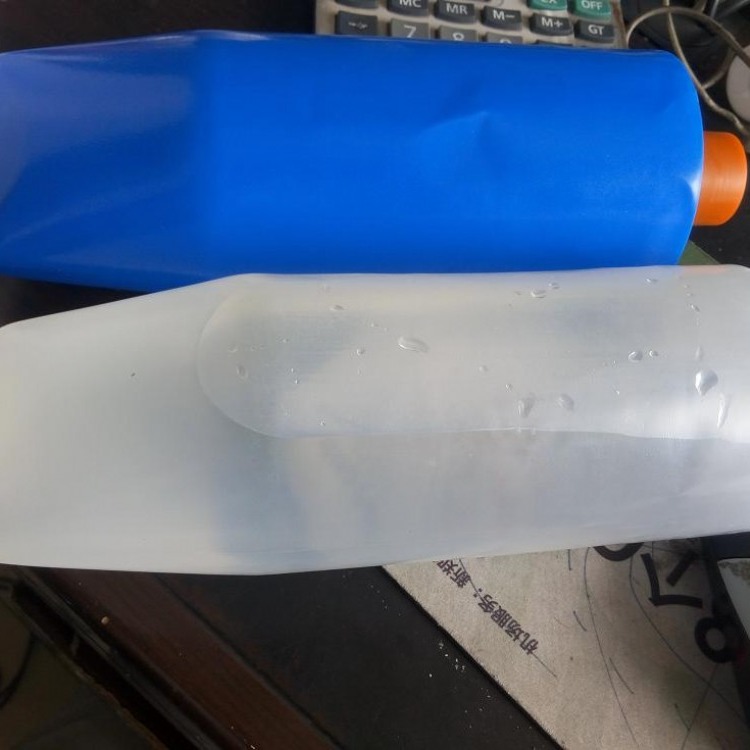 塑料酒瓶河南塑料瓶郑州塑料瓶 塑料软瓶 厂家直销1000ml塑料油脂软瓶 形似牙膏袋 质地柔软