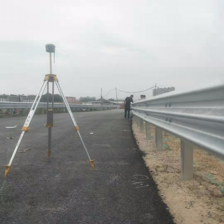 厂家供应南昌高速公路护栏镀锌护栏喷塑护栏可定制包安装