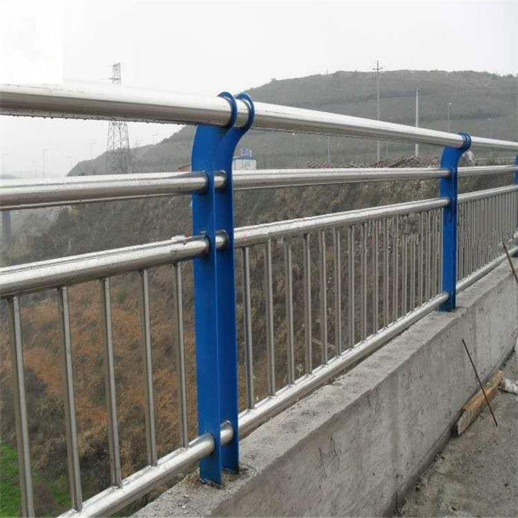 贵州贵阳厂家直销  河道护栏   304复合管桥梁护栏  桥梁护栏    质量保证