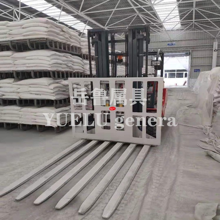 岳鲁河北生产厂家 3吨叉车推出器 叉车配套原料、淀粉、谷元粉搬运 优质产品