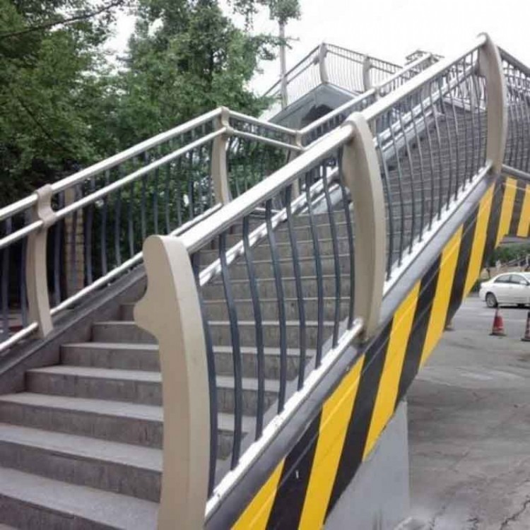 贵州灯光桥梁护栏不锈钢栏杆厂家批发河道景观防撞隔离栏