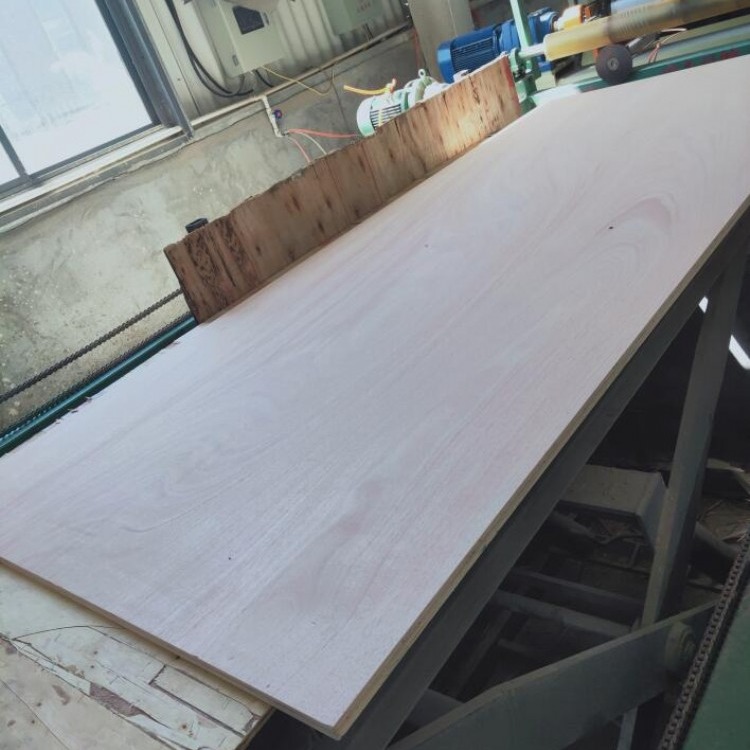 杨桉木E0级多层板家具实木板材胶合板