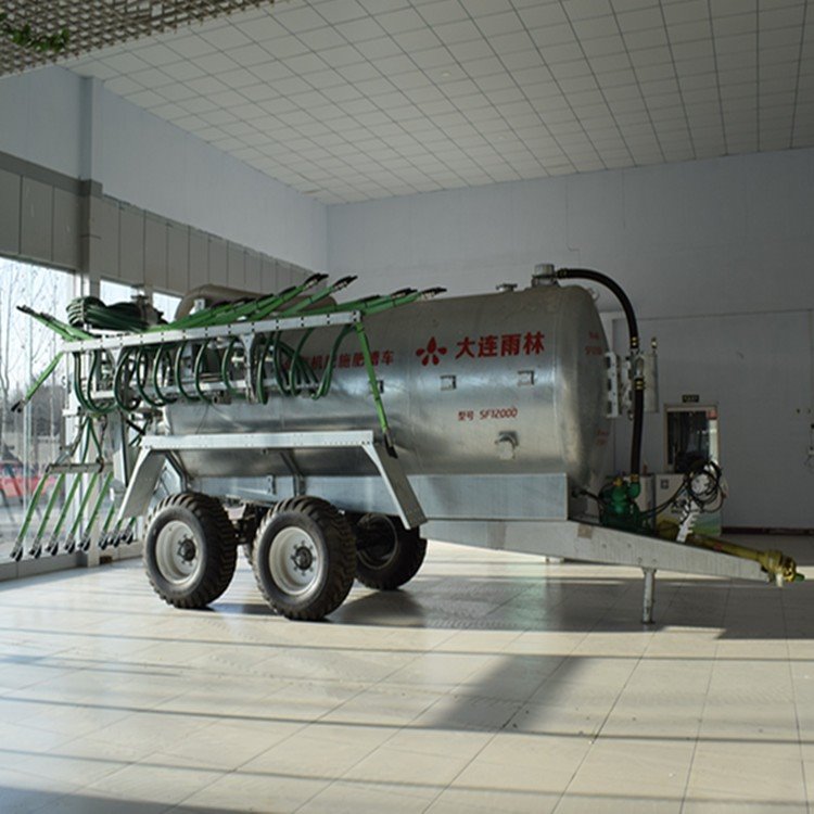厂家供优惠液体有机肥施肥罐车 液体有机肥洒粪机 液态施肥机械