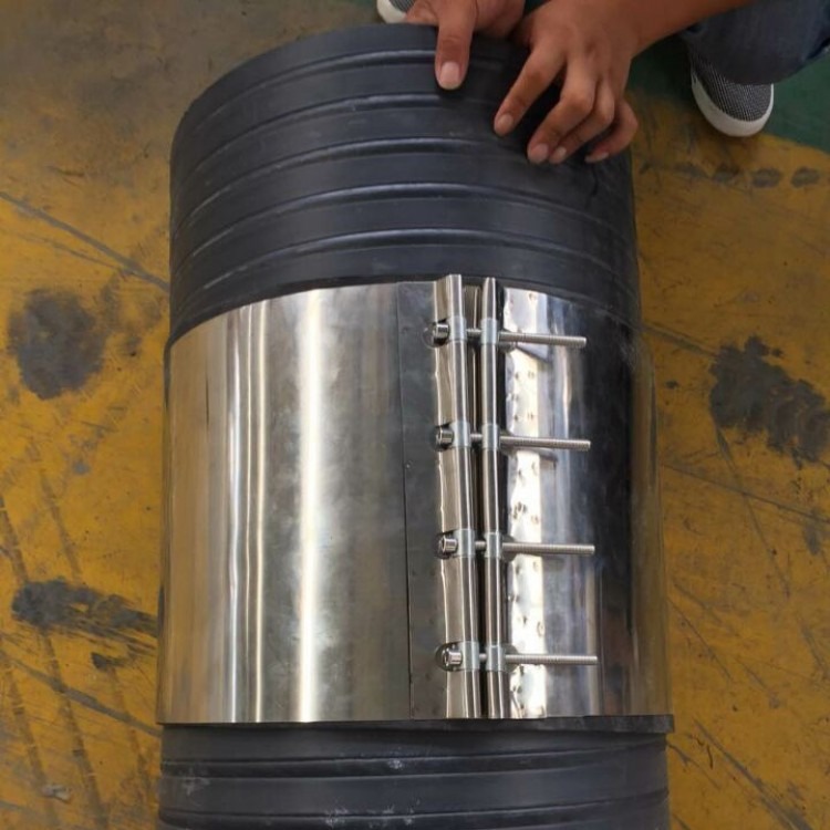 安徽阜阳厂家直销市政塑钢缠绕管用的不锈钢卡箍连接