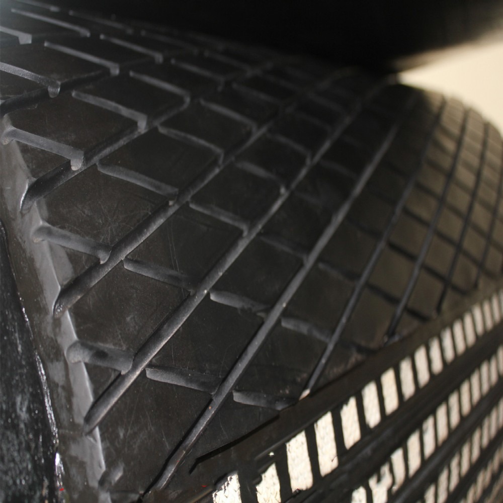 滚筒冷粘包胶规格型号    耐磨菱形胶板的安装方法