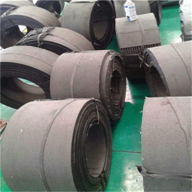 抽油机钢丝胶带厂家/青岛临港橡胶输送带有限公司生产商