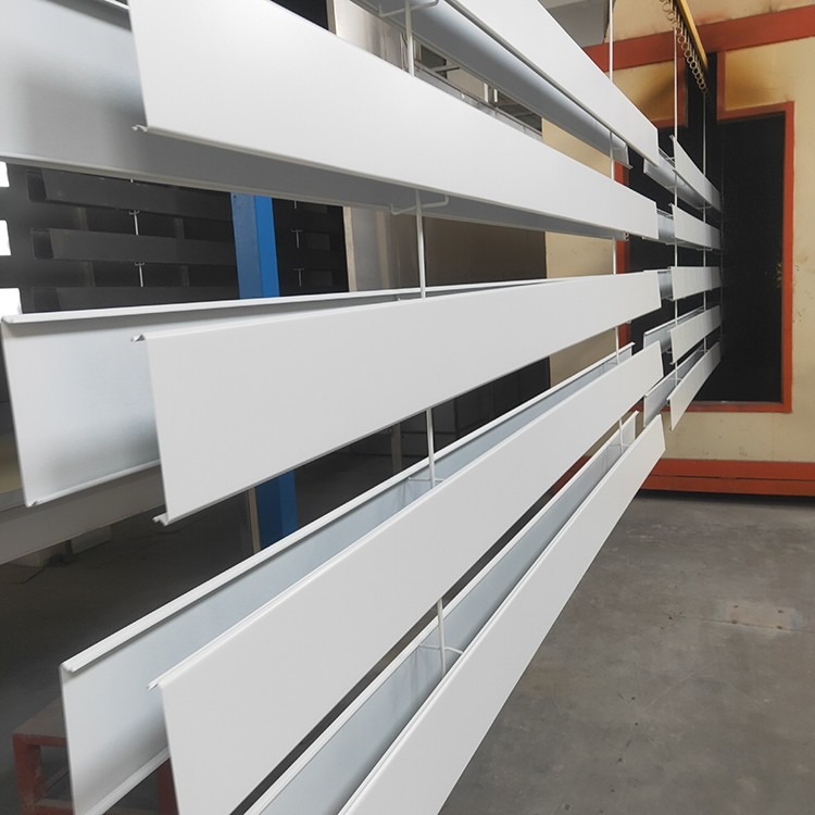 走廊铝条板吊顶 150铝条板 C型斜角铝条扣