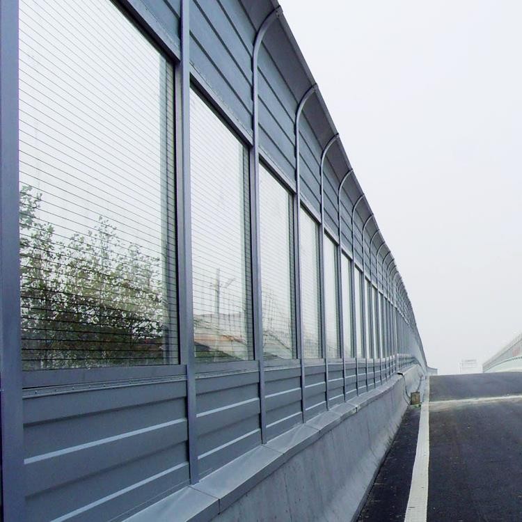 桥上尖劈式隔声屏障 火车道整体弧型隔声板 汉威高架路复合隔音壁
