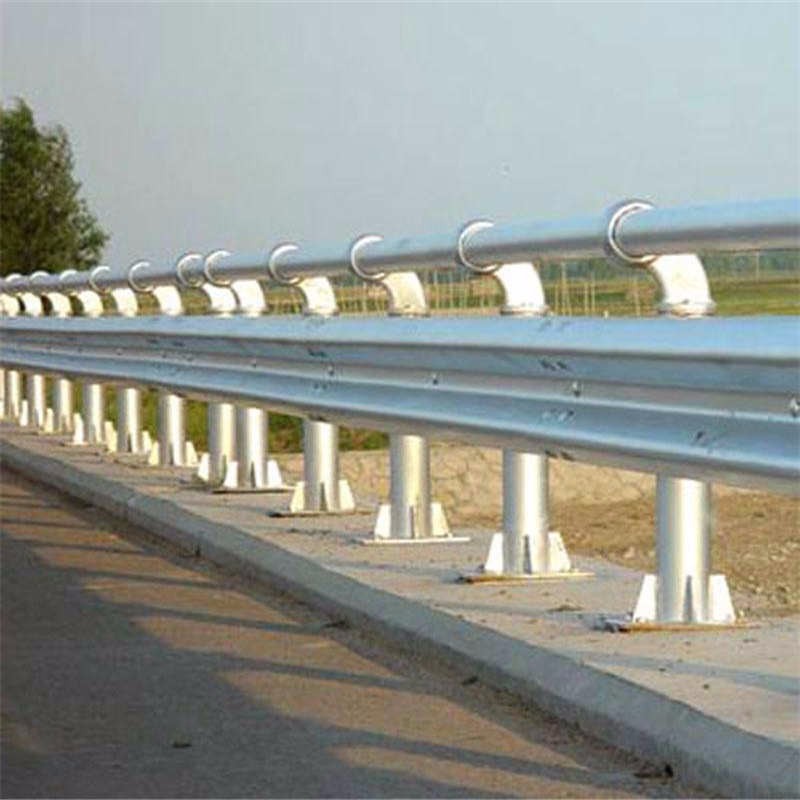 福建厂家直销镀锌公路护栏板 高速/乡村道路波形防撞护栏