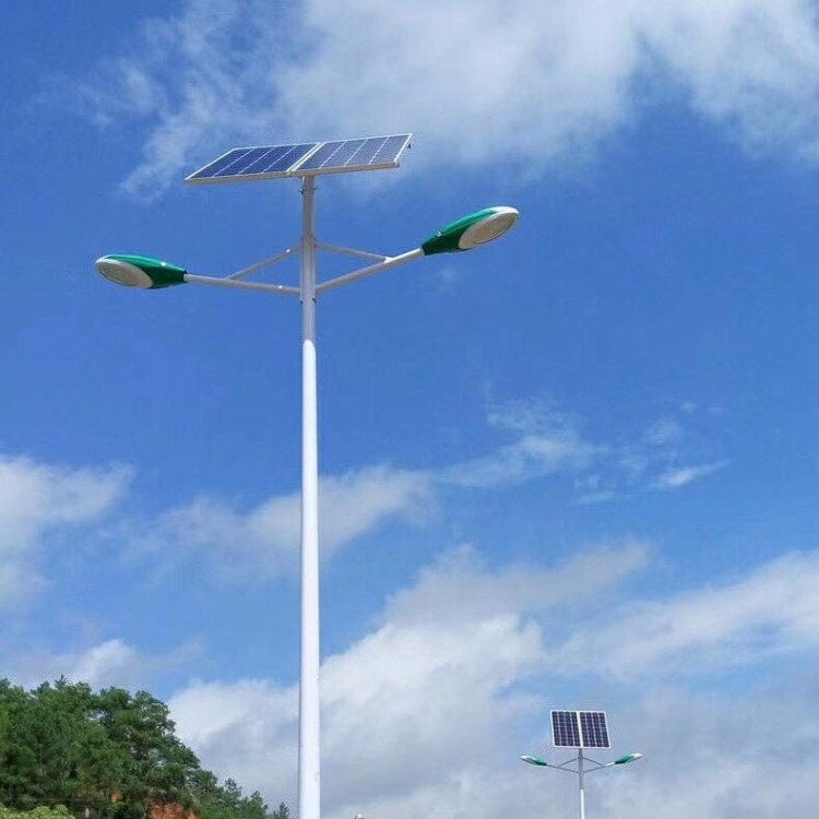 6米太阳能路灯厂家直销，新农村太阳能路灯，价格优惠，大量现货，一手货源随时发货。