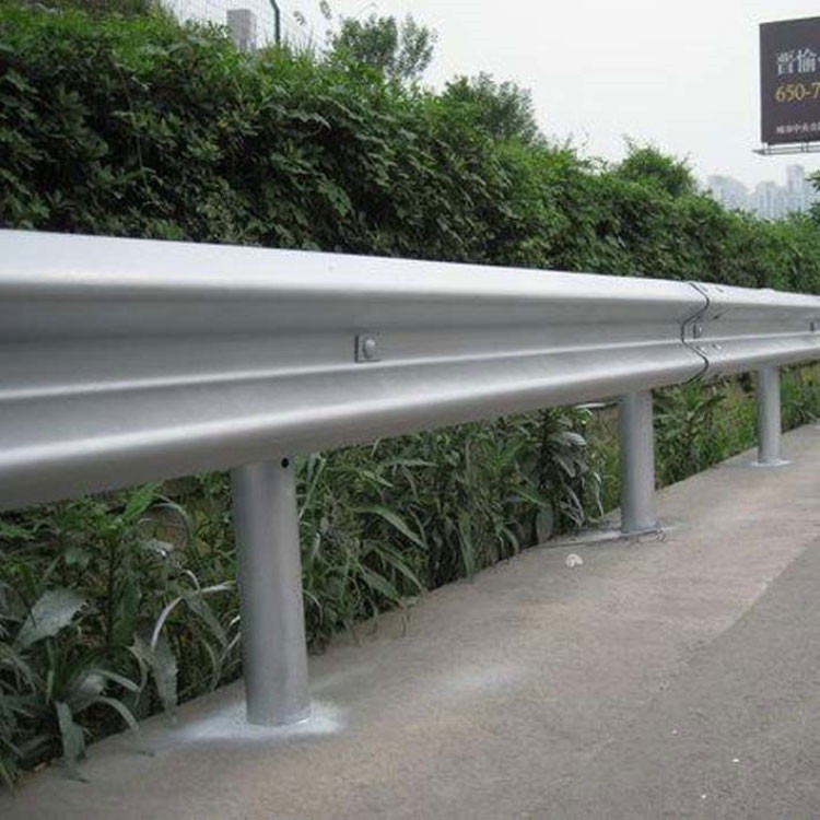 高速公路栏杆 波形护栏 高速公路波形护栏 波纹护栏安装价格