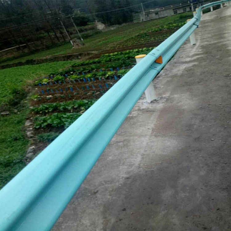 贵州兴义册亨通村公路波形护栏高速公路波形钢护栏可送货安装
