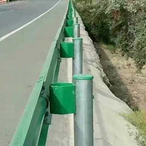 厂家批发国标护栏板立柱 非标护栏板立柱 桥梁护栏高速护栏板 公路护栏板