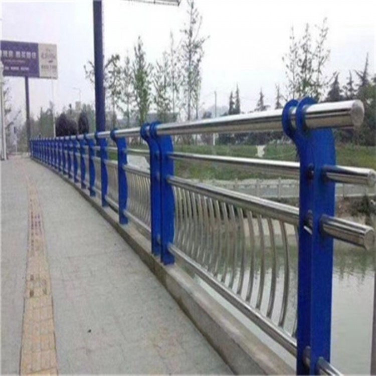 304不锈钢复合管栏杆厂家 201景观桥梁栏杆 加工制造不锈钢复合管护栏