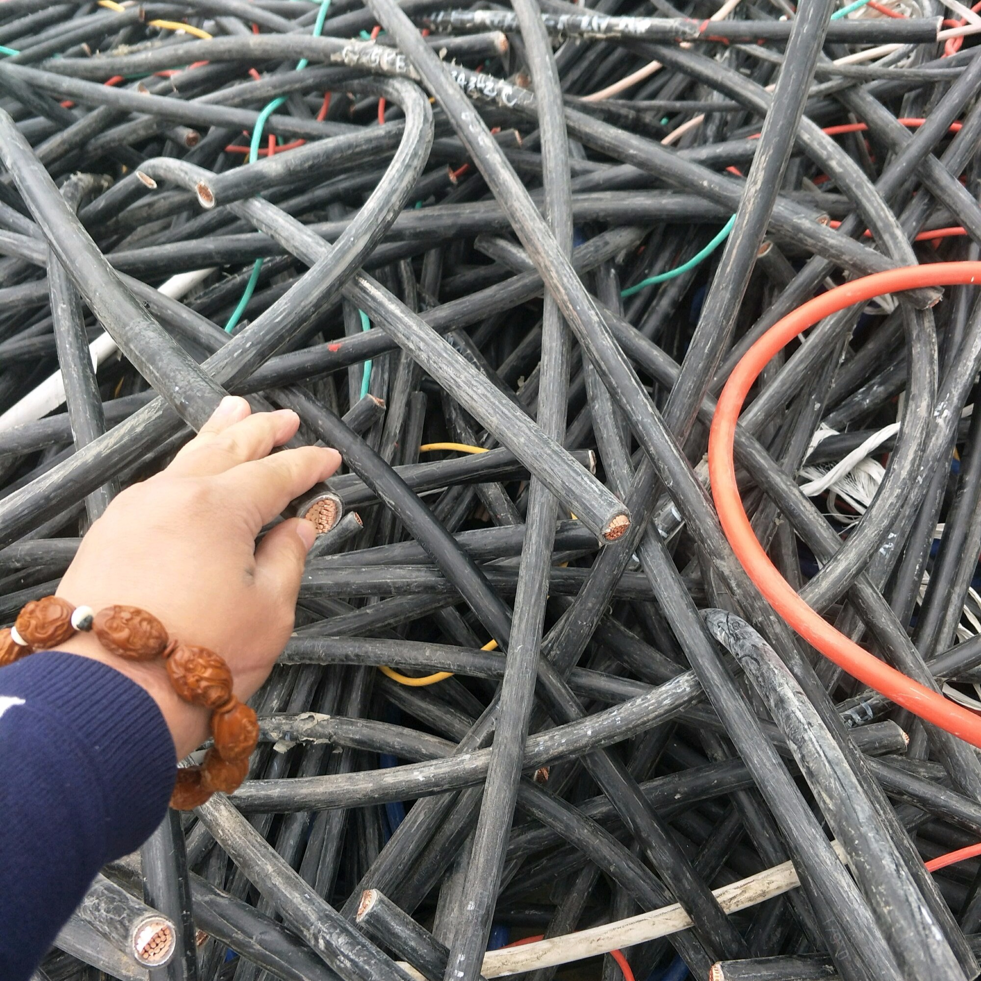青岛电缆回收价格，废旧电缆线回收，电线电缆线回收