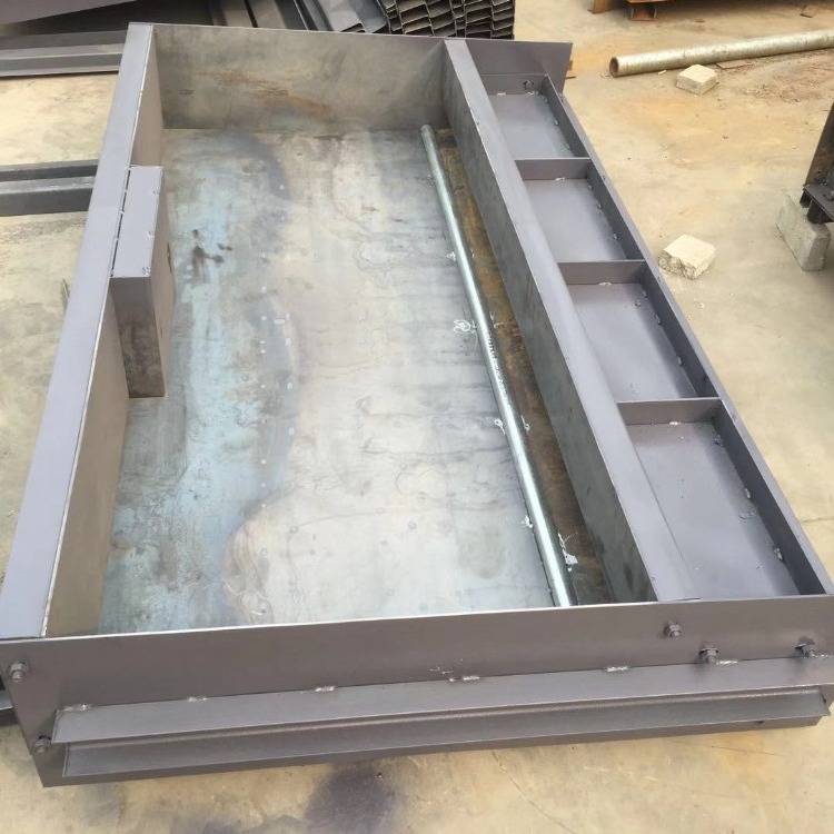 预制钢筋混凝土遮板铁模具加工厂-预制遮板钢模具可回收