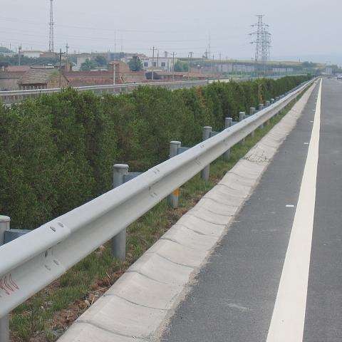 厂家直销高速公路波形护栏 热镀锌波形护栏