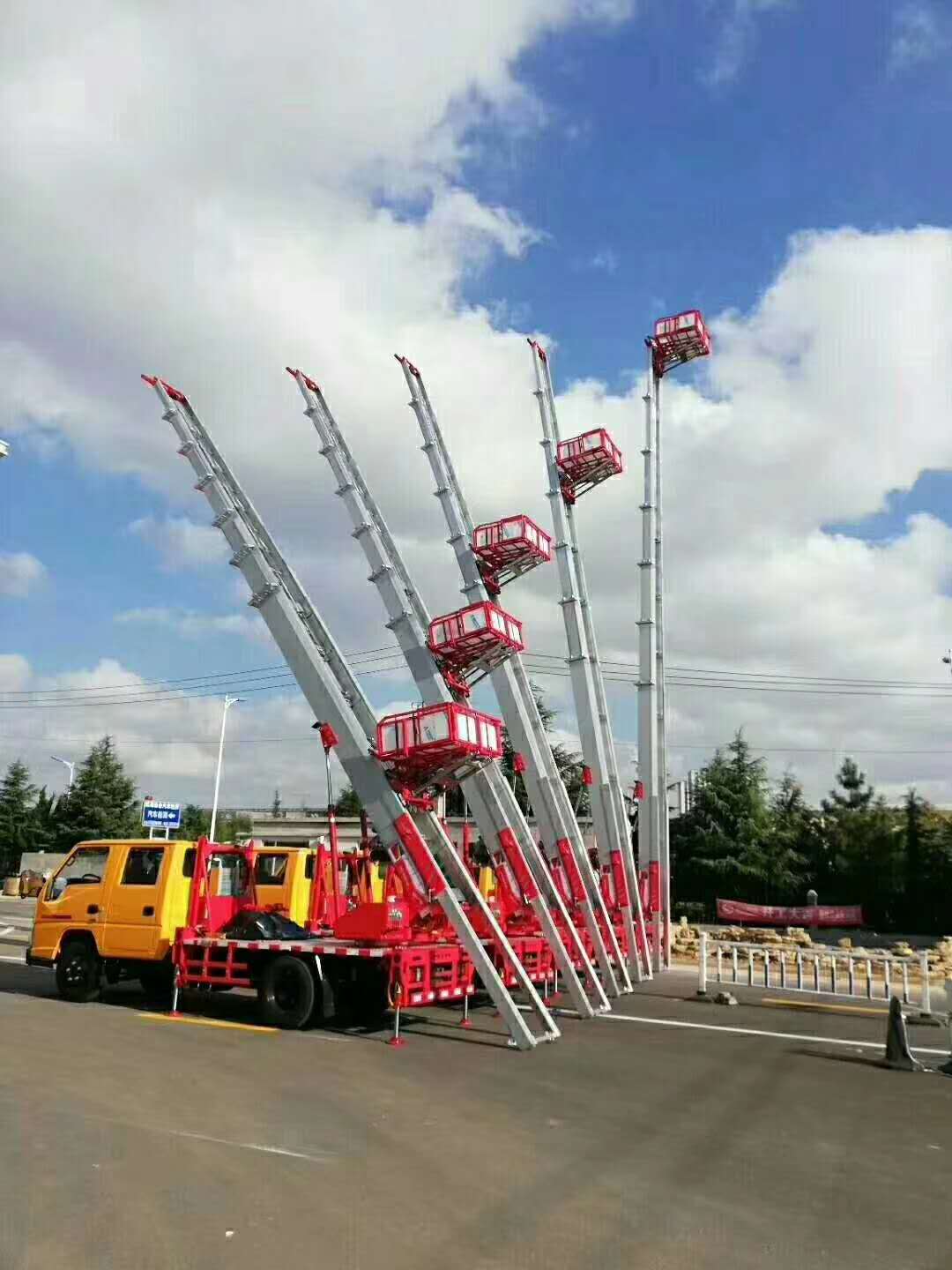 江铃云梯车 搬家作业车 28米38米45米高空作业车示例图3