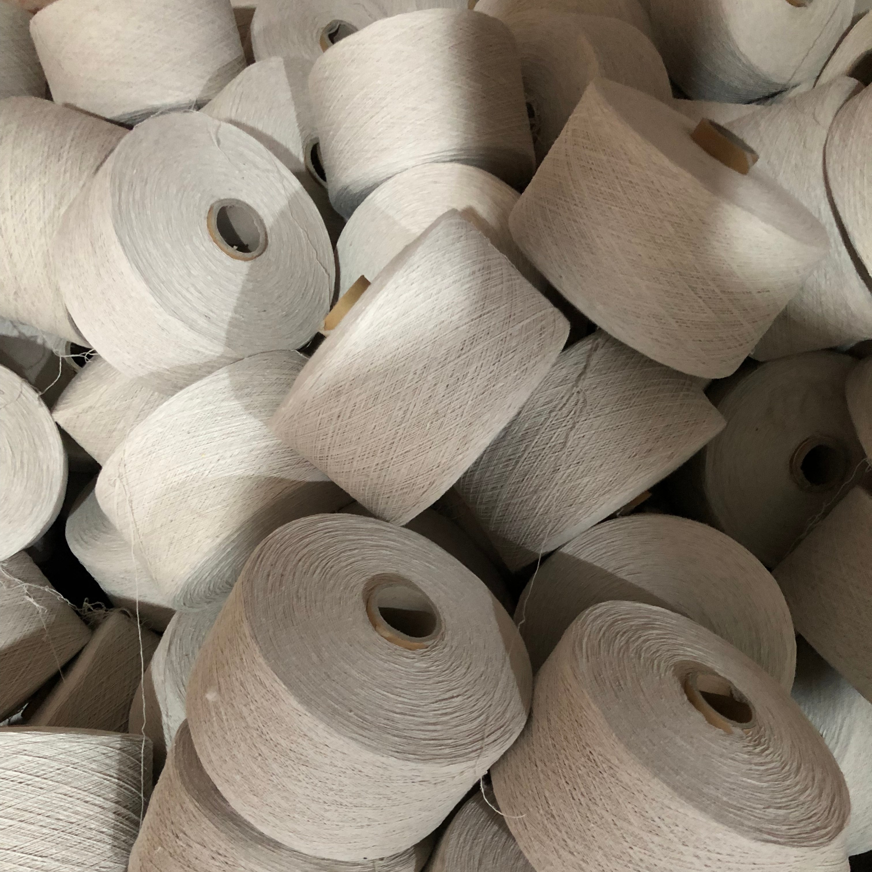 苍南厂家生产气流纺再生本白棉纱，再生本白4支本白5支，织布  帆布  棉纺纱批发
