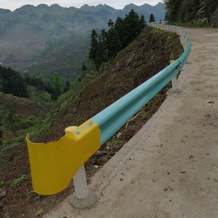 贵州高速公路波形护栏板热镀锌钢防撞护栏乡村公路安全围栏道路隔离栏