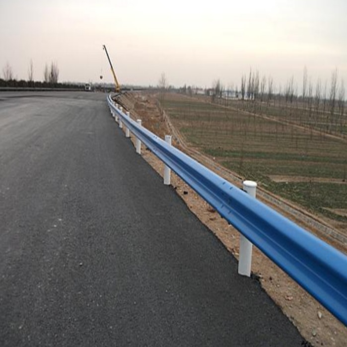 云南高速公路波形热镀锌护栏道路防撞护栏厂家直销