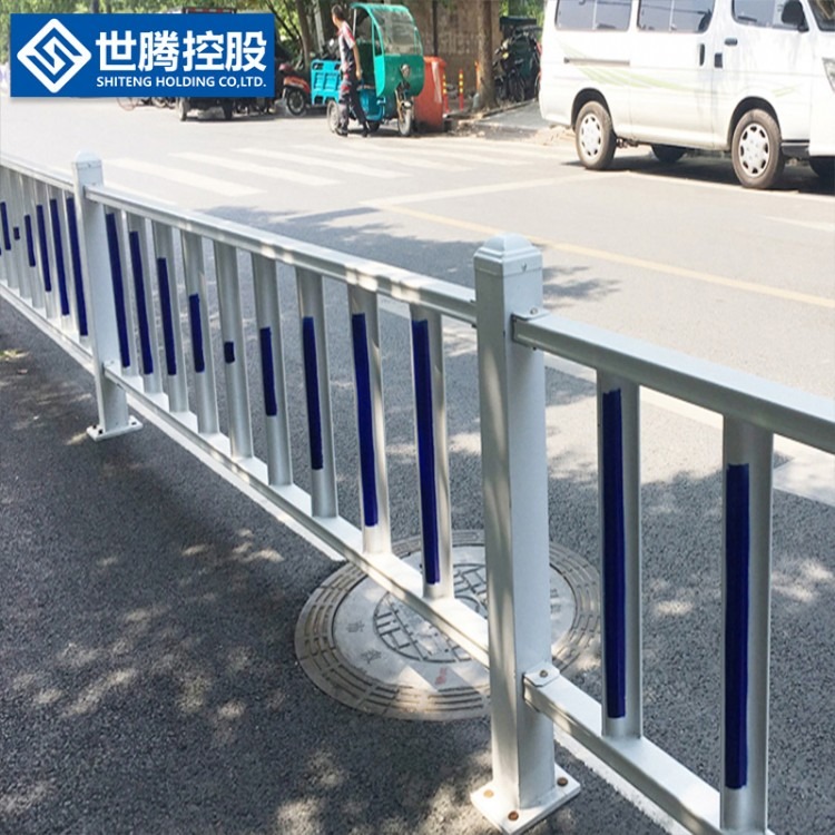 厂家直销定制市政交通护栏 隔离防护道路两边栏杆 小区河边安全防护栏
