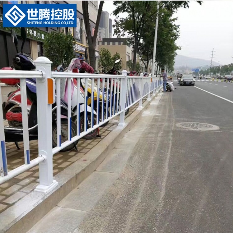 宁波市政道路护栏厂家 供应道路中央隔离护栏 镀锌护栏可安装定制