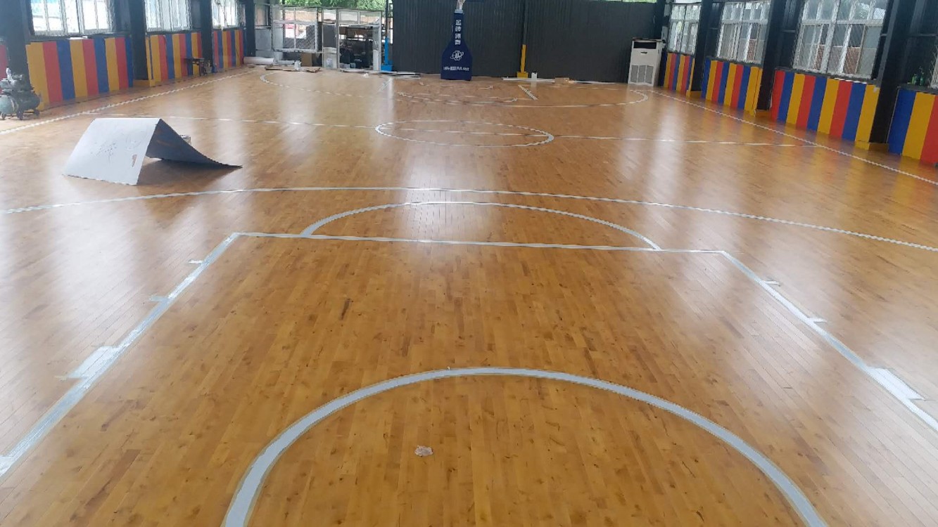 咸阳长武篮球馆运动木地板 凯伟德厂家直销运动木地板