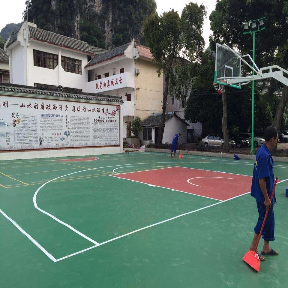 浦北县哪里有做硅Pu篮球场的，羽毛球场塑胶地板造价