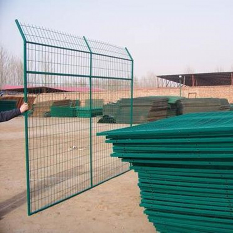 厂家热销铁路护栏框架网 勾花网 球场围栏 绿色框架铁丝网