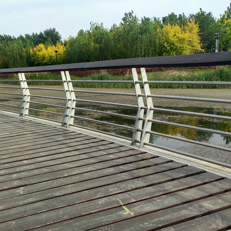 碳素钢桥梁护栏 不锈钢护栏 不锈钢复合管护栏 不锈钢复合管栏杆