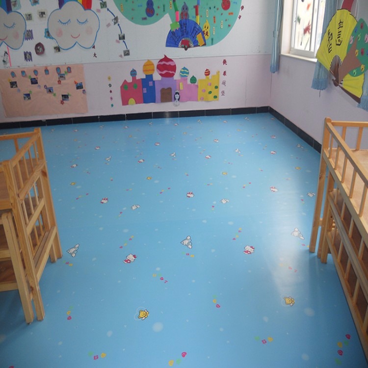 幼儿园地胶，幼儿园室内2.0地胶，幼儿园室内地胶刮胶铺装