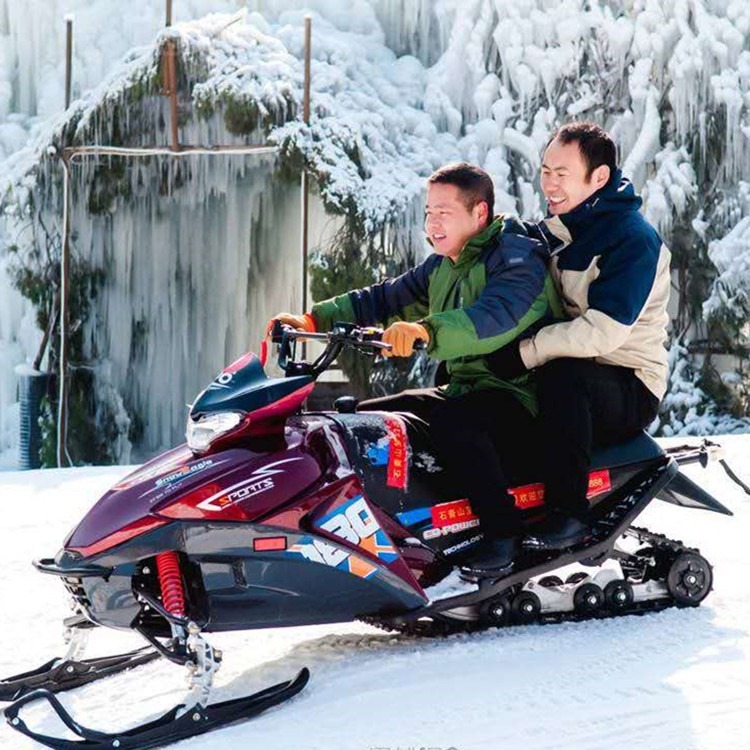 雪地摩托车冰雪嘉年华双人雪地摩托车汽油滑雪爱好者冰上摩托