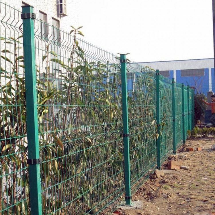 【厂家直销】双边丝护栏网 果园围墙铁丝护栏网 园艺隔离护栏网     