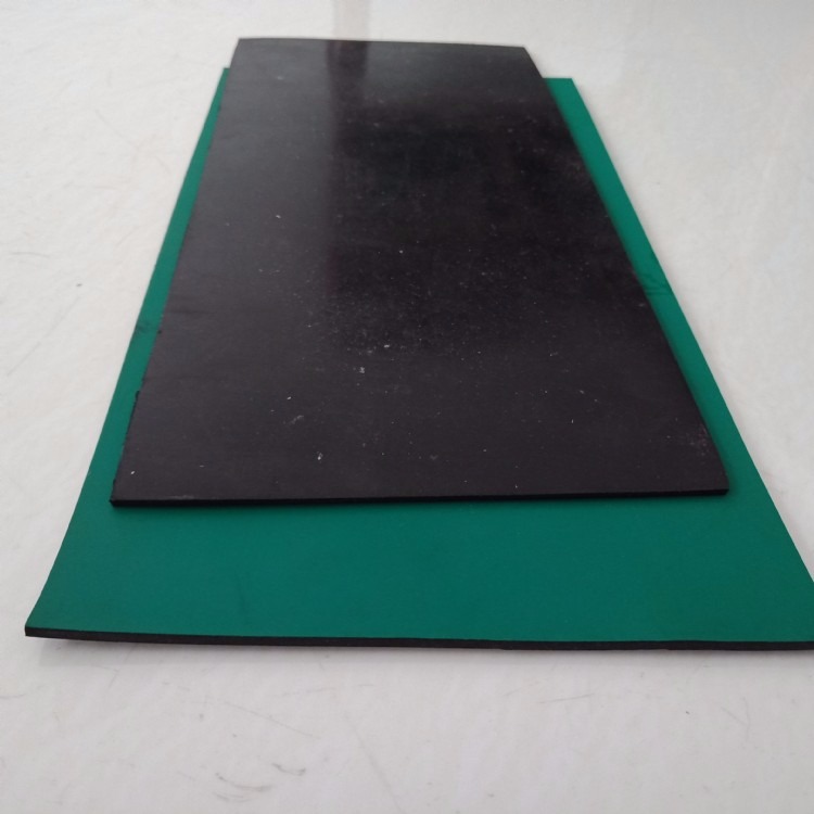 厂家供应防静电桌垫胶皮绿面黑底工作台桌垫 防滑耐高温橡胶桌垫