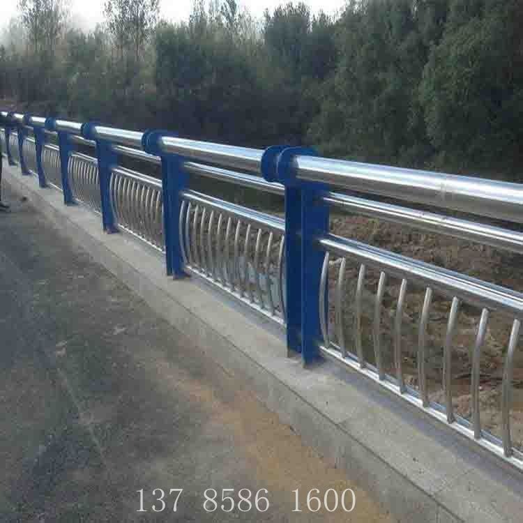 不锈钢桥梁护栏 不锈钢景观护栏 河道护栏厂家 河道护栏报价
