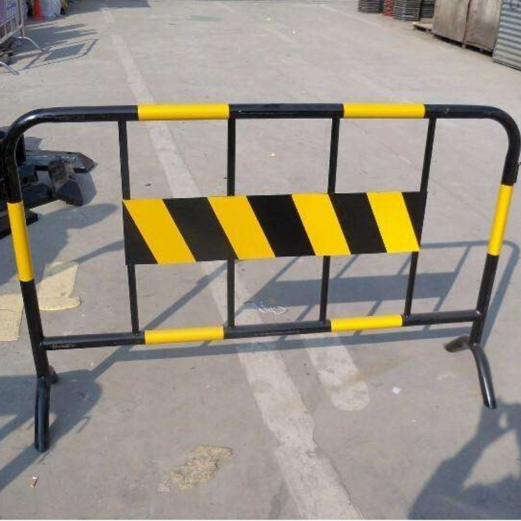 贵阳铁马护栏厂家  专业定制   移动护栏   施工围栏   道路警示栏   现货铁马护栏 