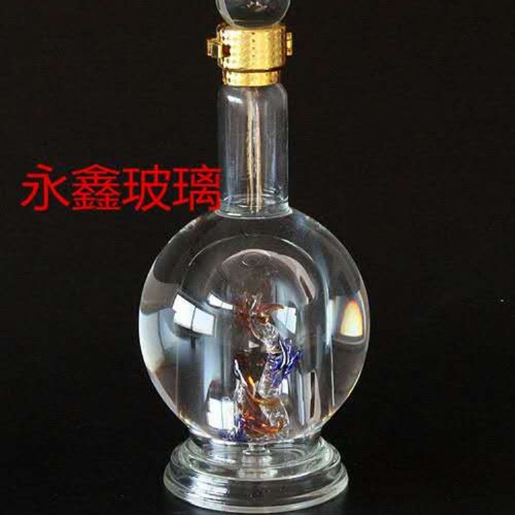 永鑫白酒玻璃瓶生产厂家 圆柱形内置大龙造型酒瓶