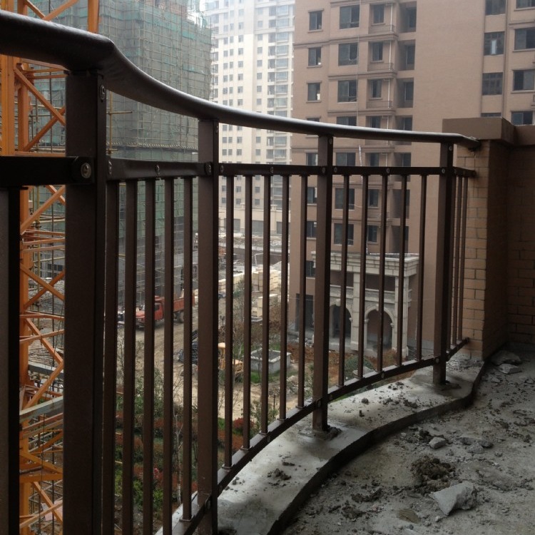 上海市宝山区护栏厂家  生产锌钢阳台护栏 护窗栏杆 连廊护栏