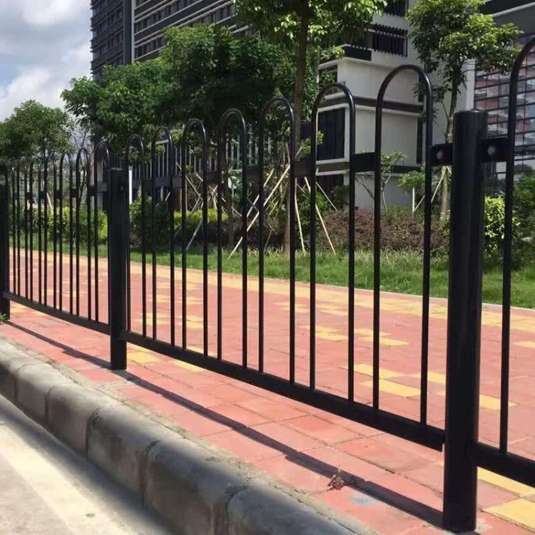  马路京式护栏  公路市政护栏  厂家直销 防撞围栏 交通工程