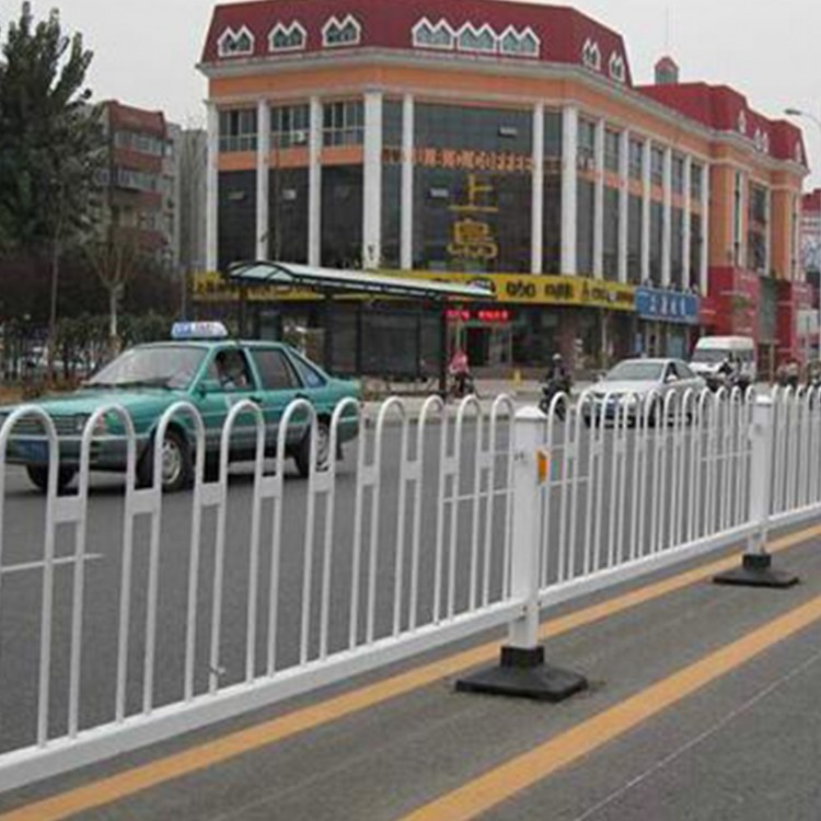 京式护栏 厂家订购市政护栏   交通U型护栏防撞围栏
