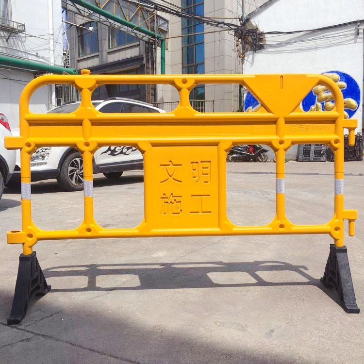 广州塑料铁马水马围挡围栏 施工吹塑移动护栏 交通设施厂家