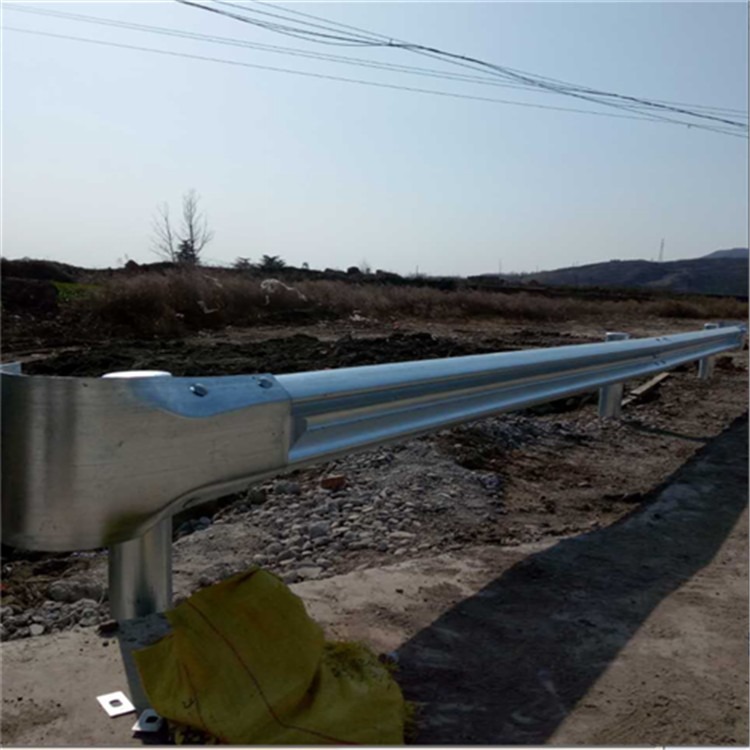 贵州兴义市B级高速公路护栏价格3.0mm厚波型护栏厂家