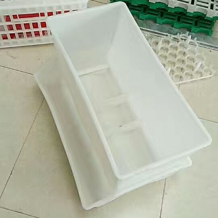 中兴种鸭舍塑料鸭食槽鸭用食槽料箱结实塑料鸭吃料食槽